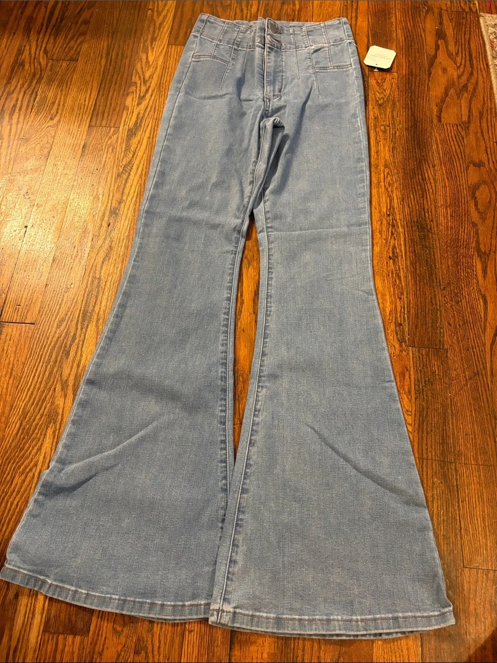 🎉NWT! Altar'd State Light Blue Flare Jeans - Picture 4 of 6